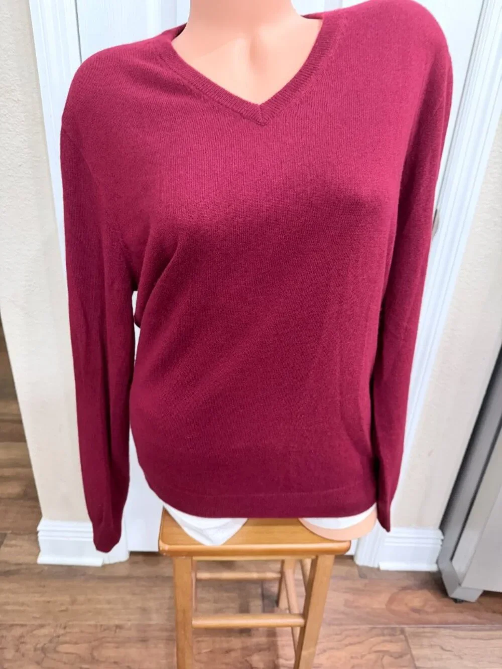 J.Crew 100% Cashmere V-Neck Sweater Large Berry Red Burgundy Soft Luxury Knit